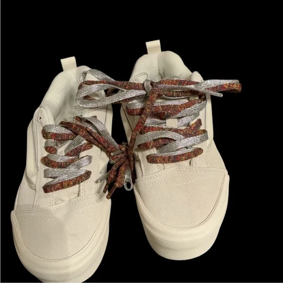 NWOT VAN’S White Platform Sneakers with Multicolor Laces Women’s Size 8 - Picture 3 of 4